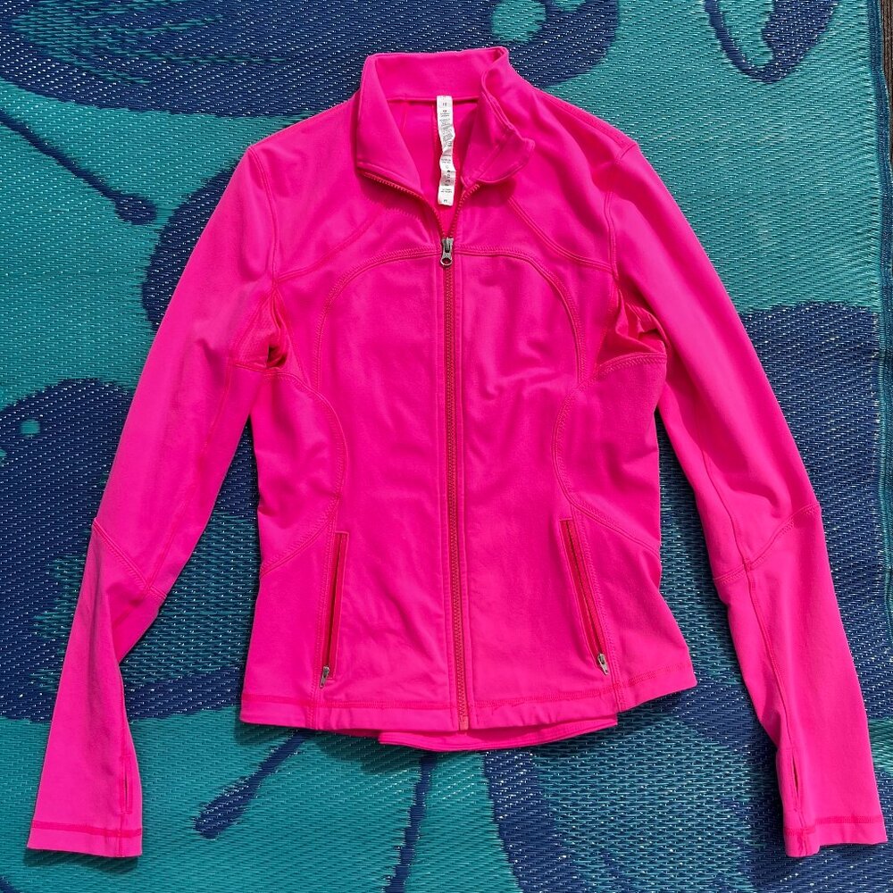 Women's Lululemon Define Jacket Vintage in Barbie Pink, Size 10